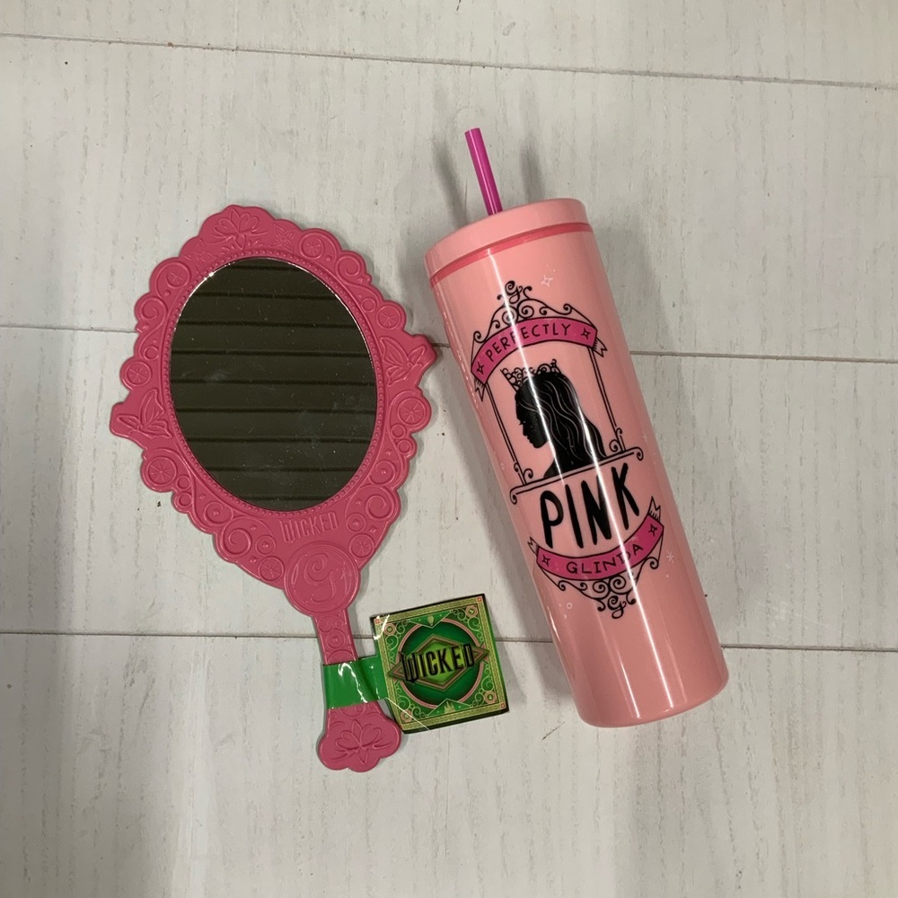 NWT‎ Wicked cup and double sided mirror pink and green